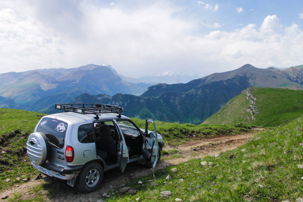 Поездка в горы на Северном Кавказе. Джип-тур к Скалистому хребту в Кабардино-Балкарии