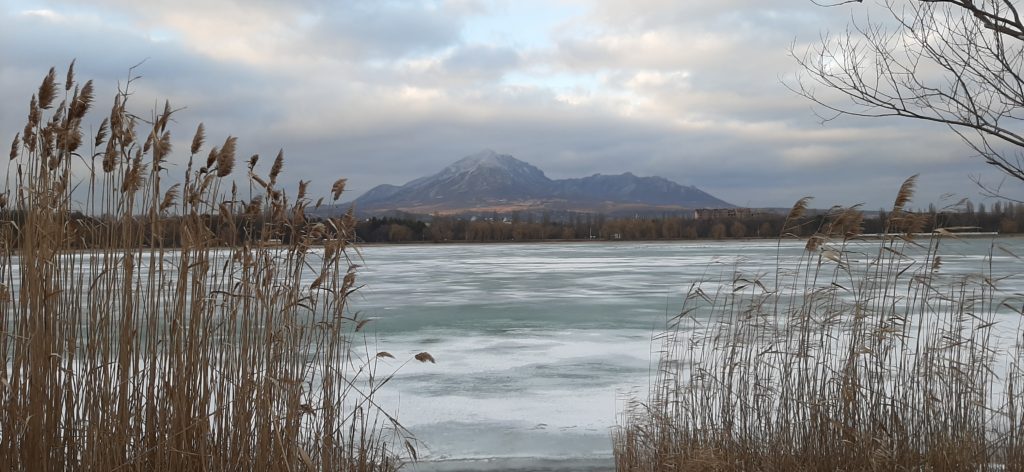 Зимний закат на Новопятигорском озере. Волшебные краски в удивительном месте